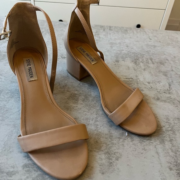 Steve Madden, nude heels, size 8 - Picture 2 of 3